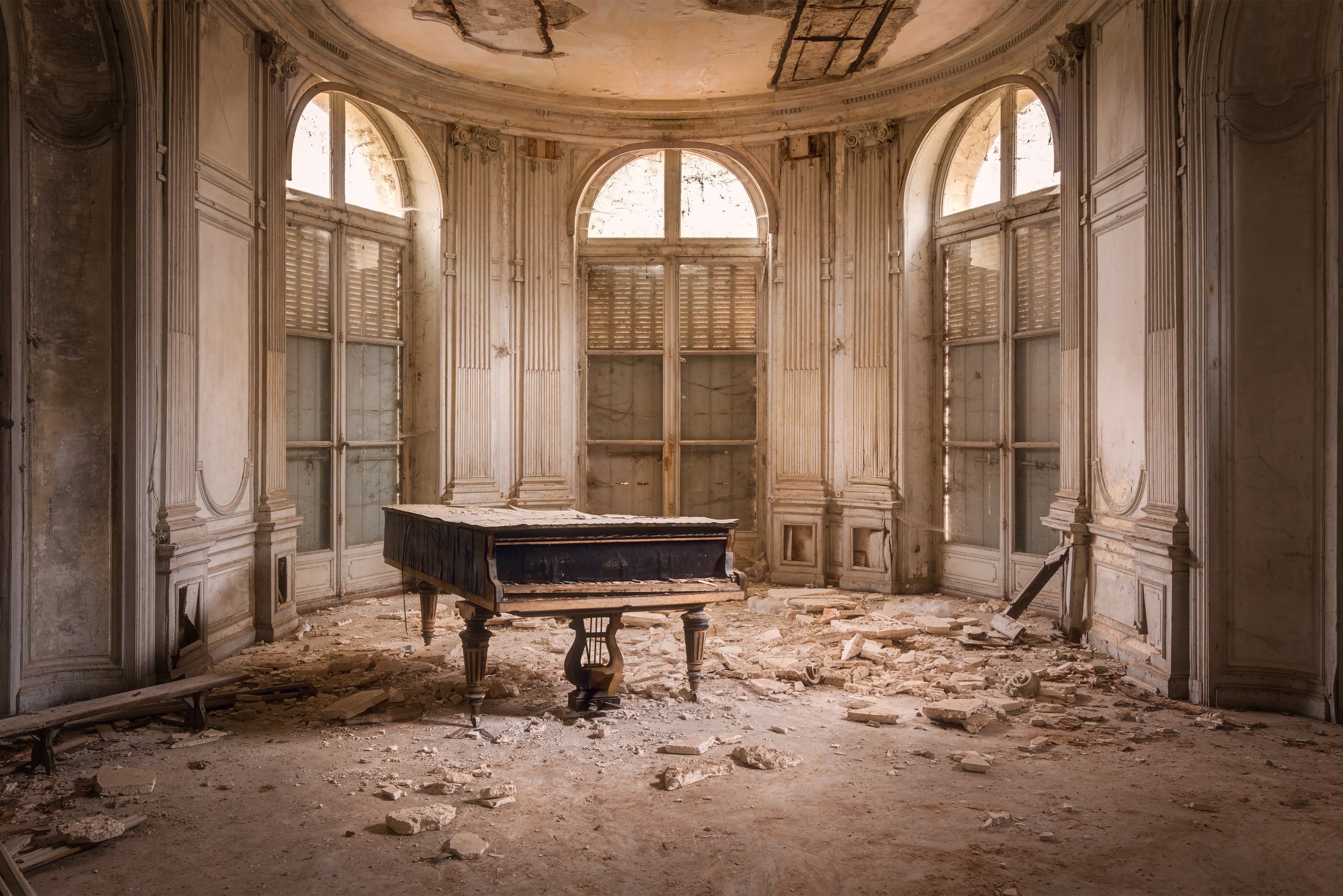 Piano in Decay