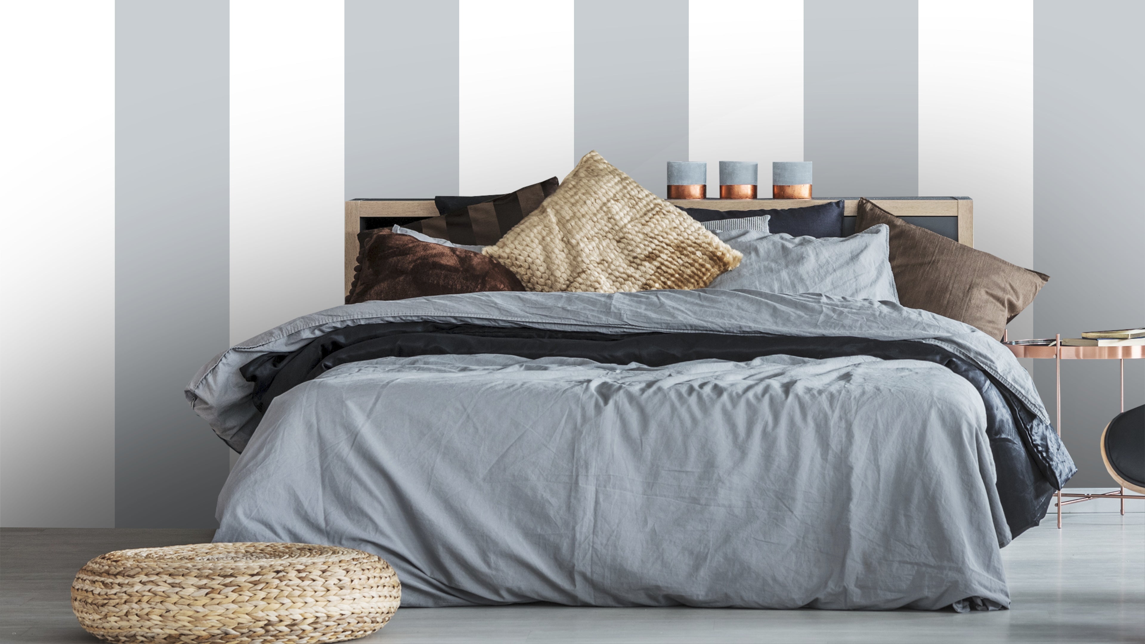 Big Stripes - Vit/Ljusgrå - Klassisk randig tapet för moderna hem