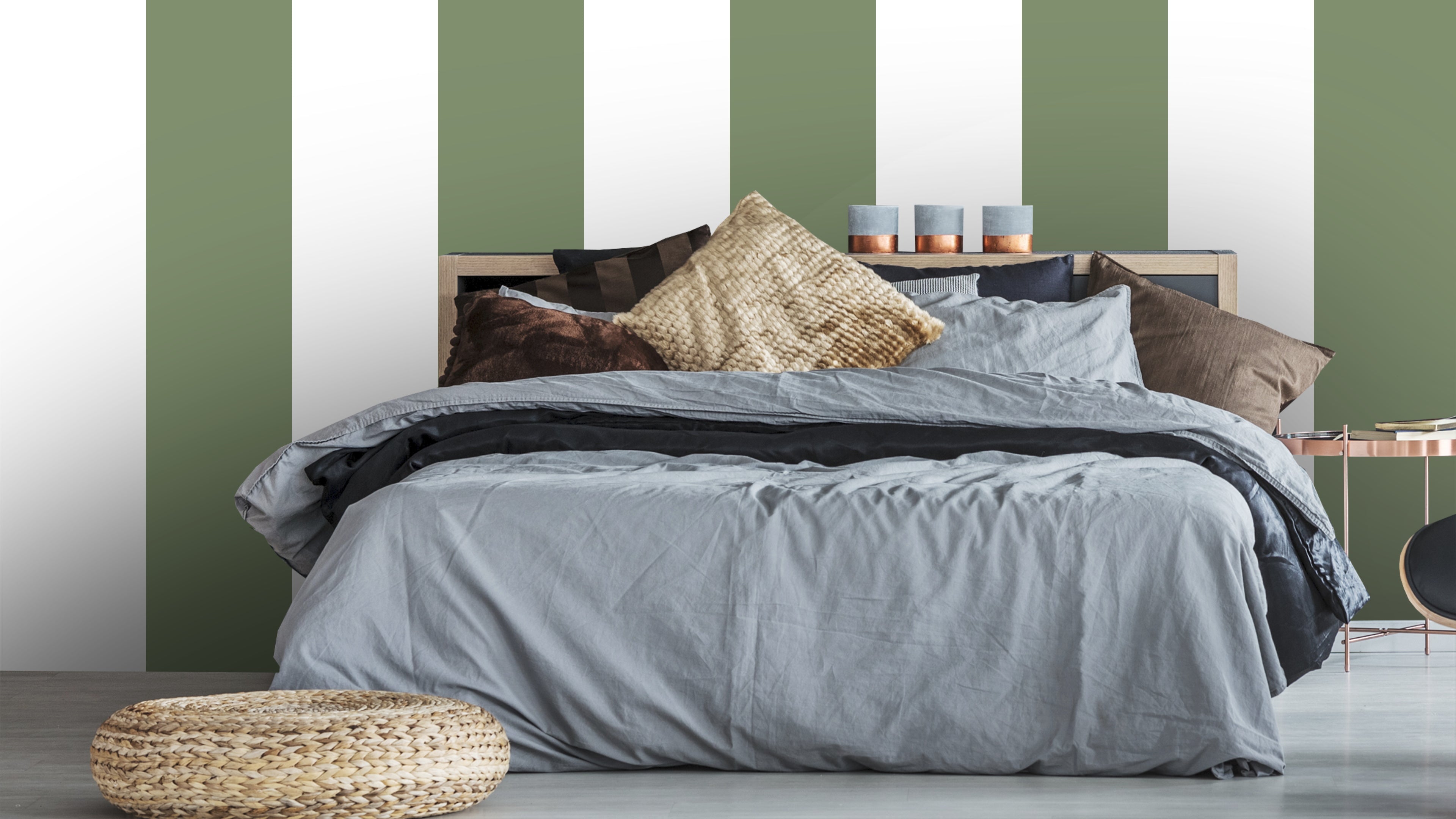 Big Stripes - Vit/olivgrön Large - Klassisk randtapet med generösa proportioner