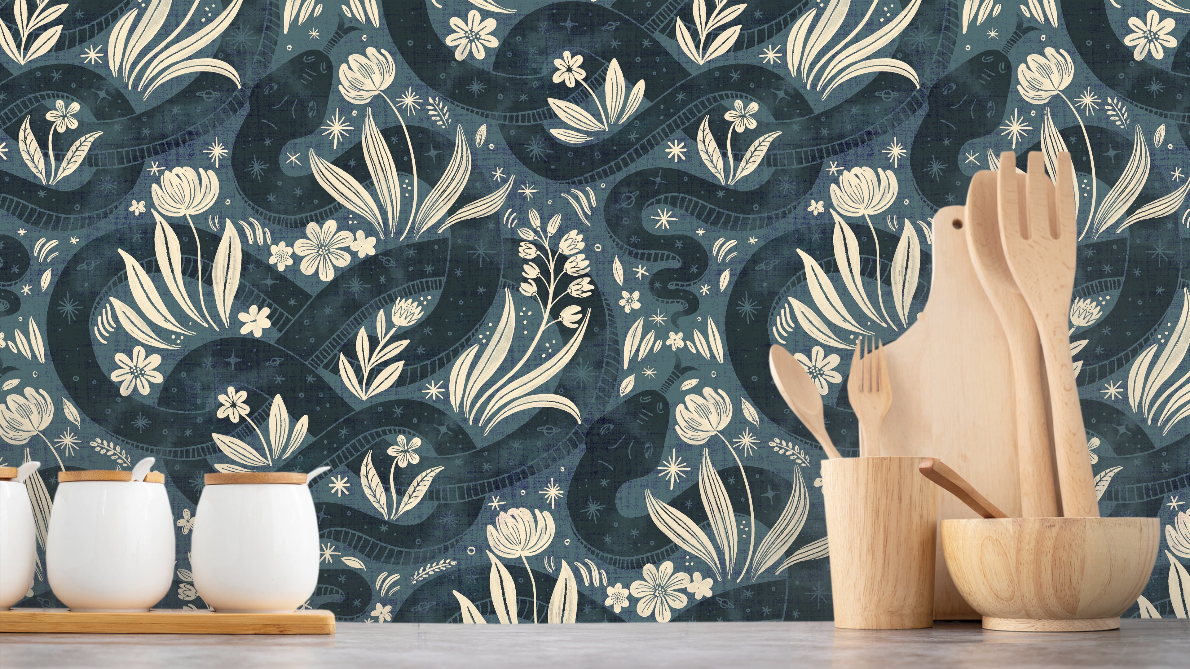 Space Serpent - Teal Blå/Beige Tapet med slingrande ormar och växter