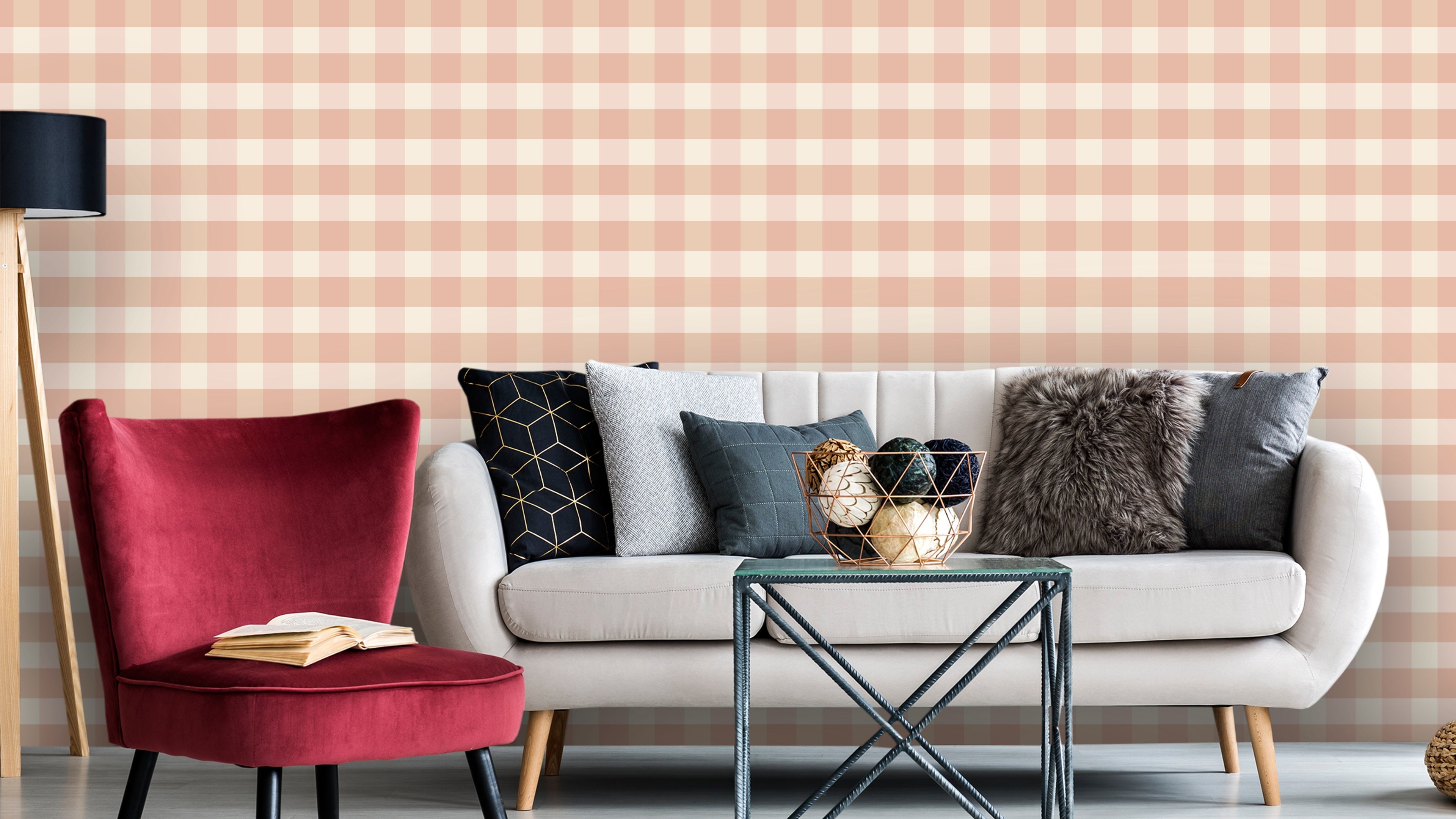 Reval Wallpaper Gingham - Peach - Klassisk tapet med rutmönster i persika – högkvalitativ tapet för en personlig och harmo...