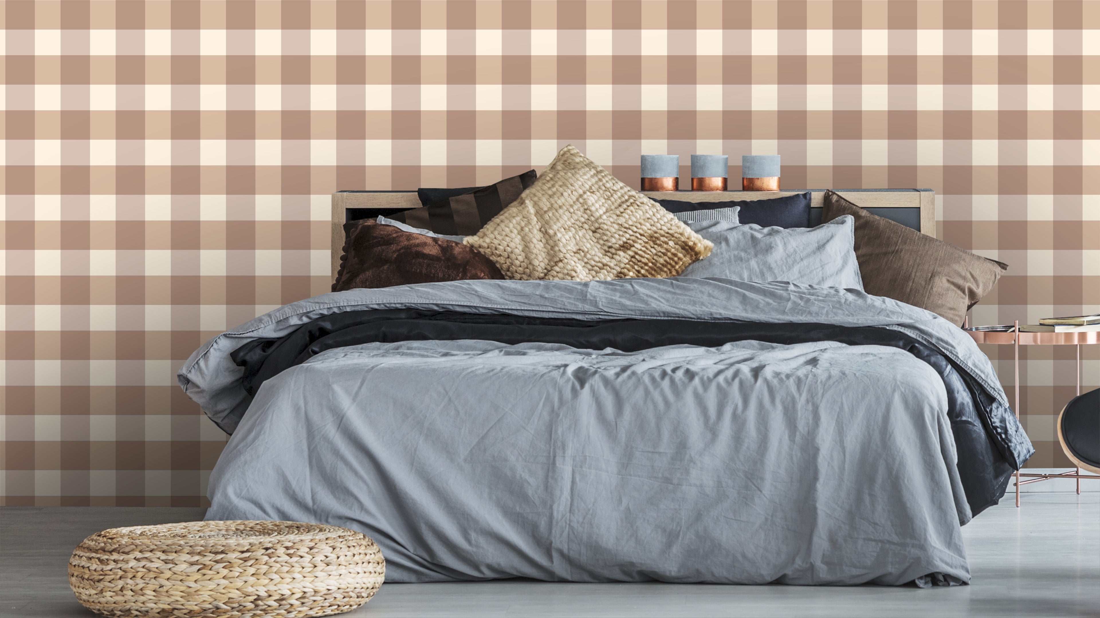 Reval Wallpaper Gingham - Mole - Klassisk tapet med rutmönster i brunt – högkvalitativ tapet för en personlig och harmonis...