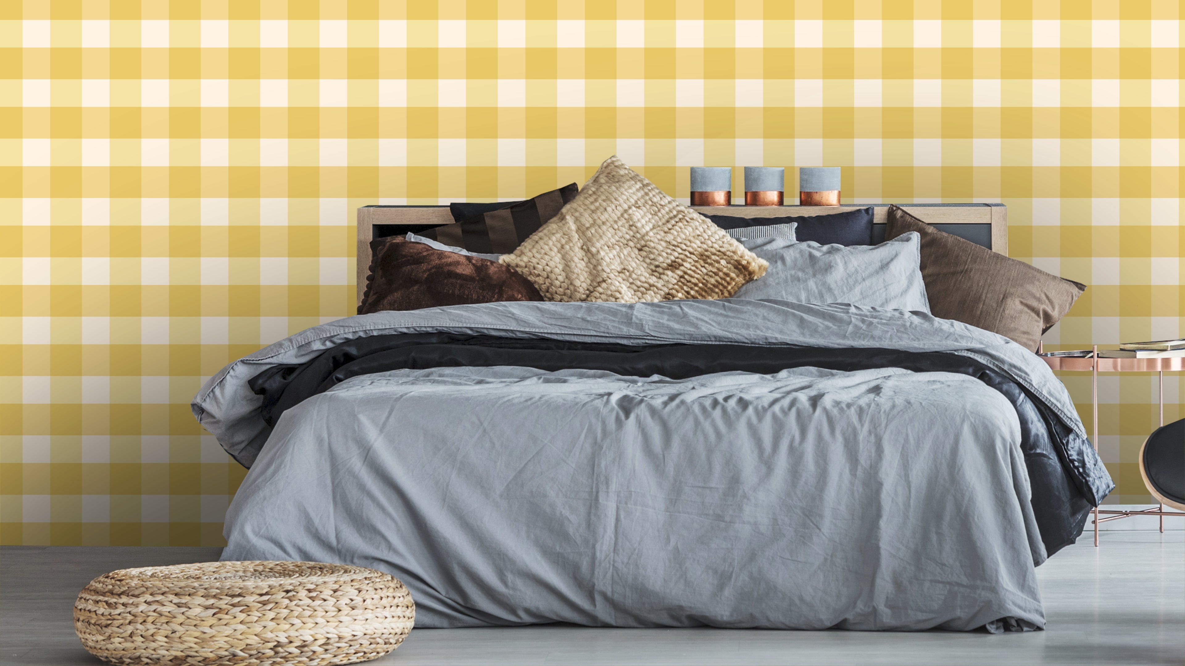 Reval Wallpaper Gingham - Sunflower - Klassisk tapet med rutmönster i gult – högkvalitativ tapet för en personlig och harm...