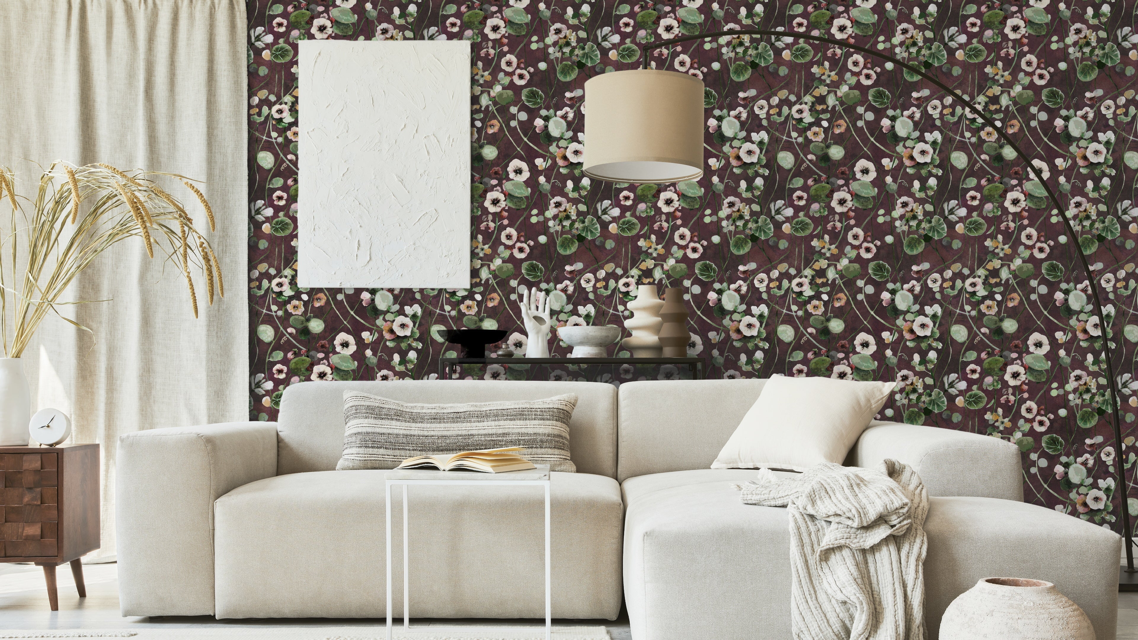 Reval Wallpaper Krasse - Vine - Handmålad tapet med levande blommor i röda toner – högkvalitativ tapet för en personlig oc...