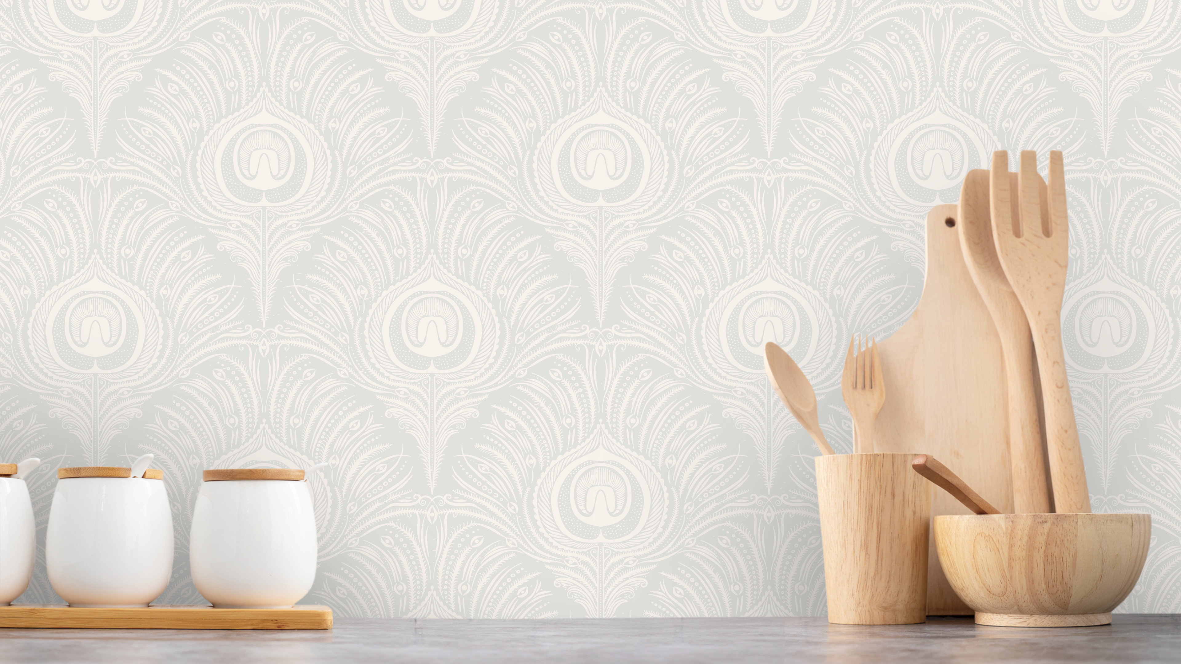 Peacock Plume Damask - Pearl Gray - Elegant grå tapet med påfågelsfjädermönster