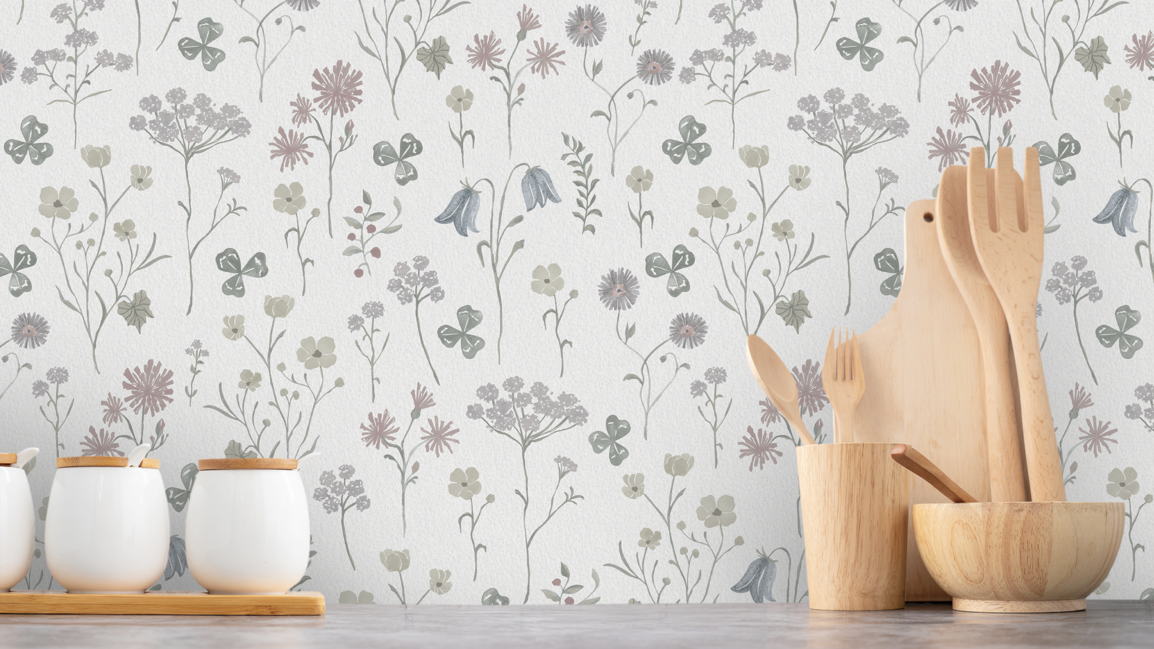 Sommaräng - Morgondimma – Elegant tapet med vilda blommor i grå toner