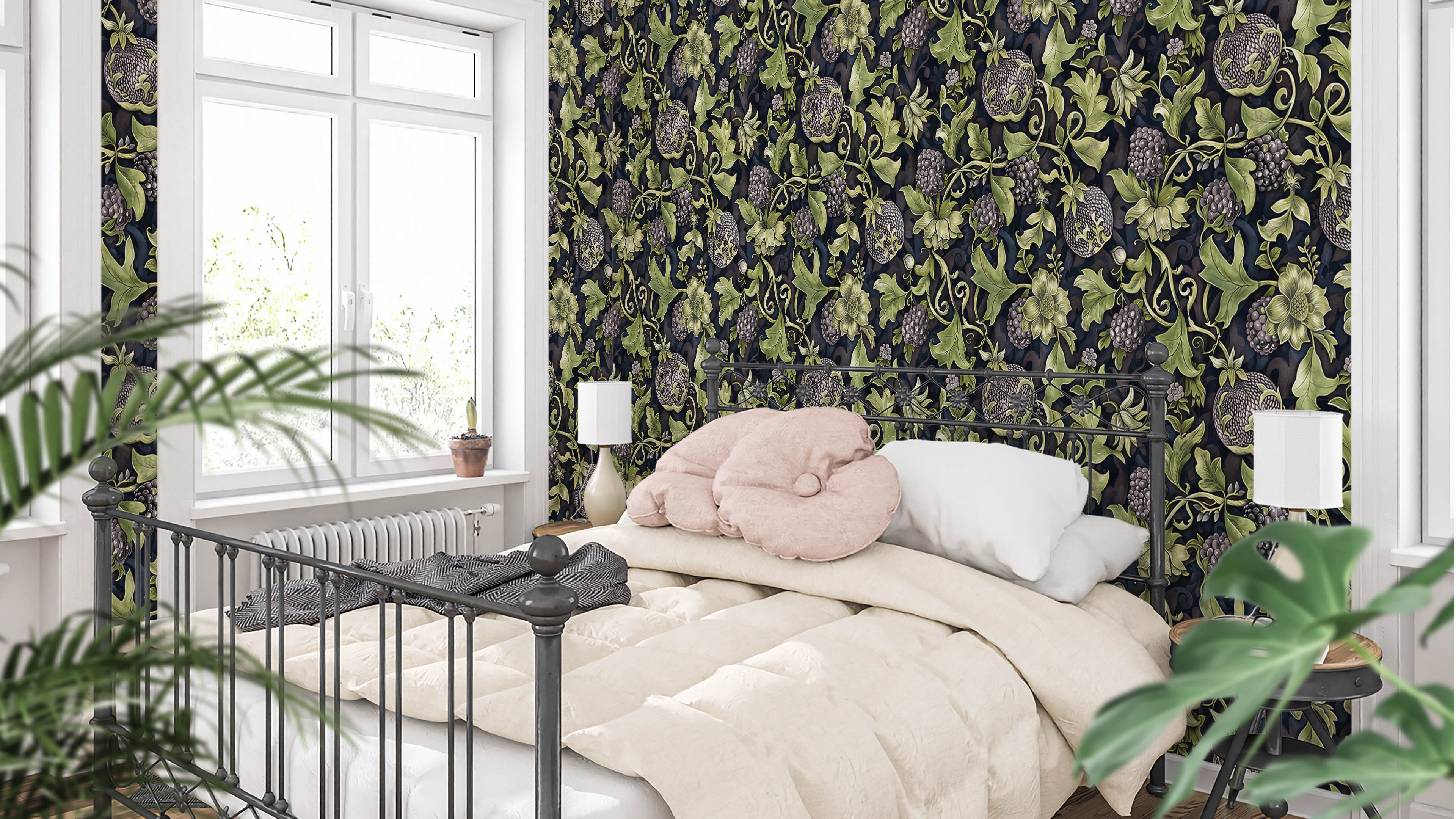 Castle Fruits - Blå - Elegant tapet med djupblå frukter mot mörk bakgrund