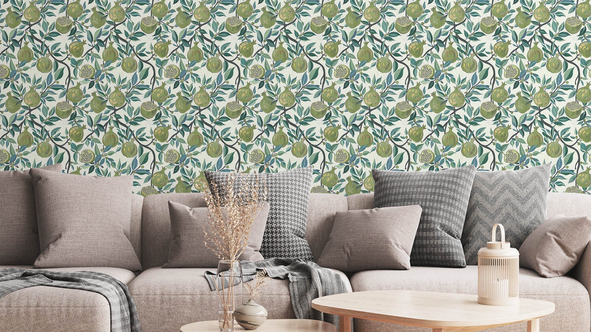 Reval Wallpaper Pomegranate Delight - Grön - Tapet med granatäpplen i grönt – högkvalitativ tapet för en personlig och har...