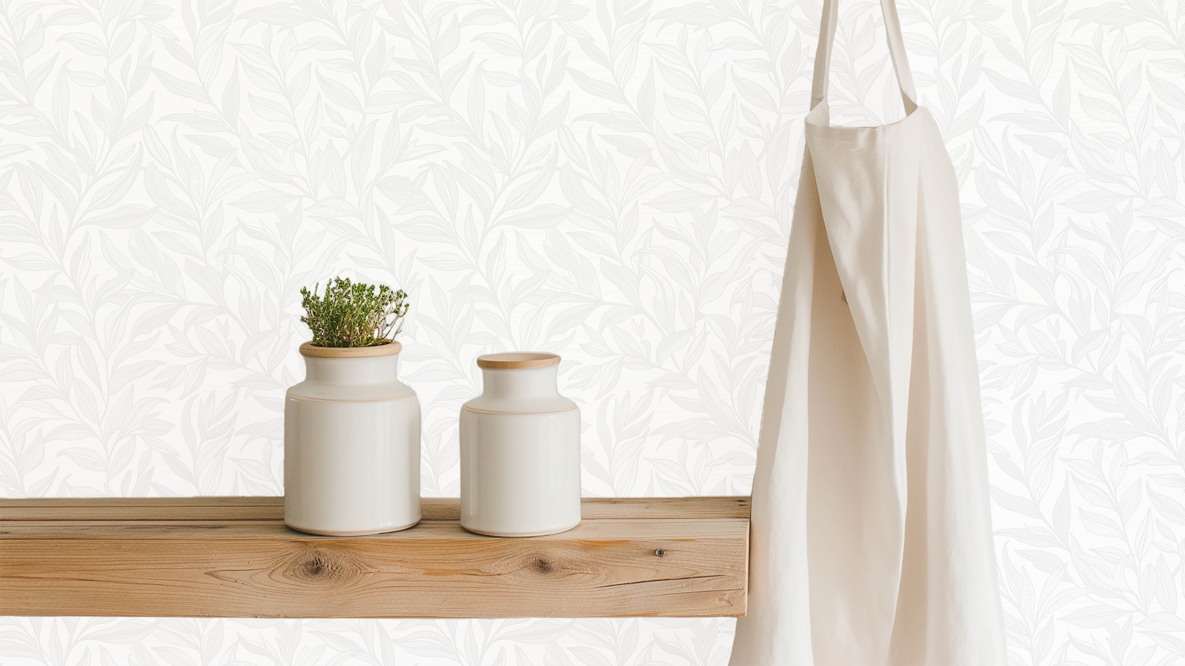 Reval Wallpaper Boughs - Vit - Elegant tapet med handritade blad i vitt och grått – högkvalitativ tapet för en personlig o...