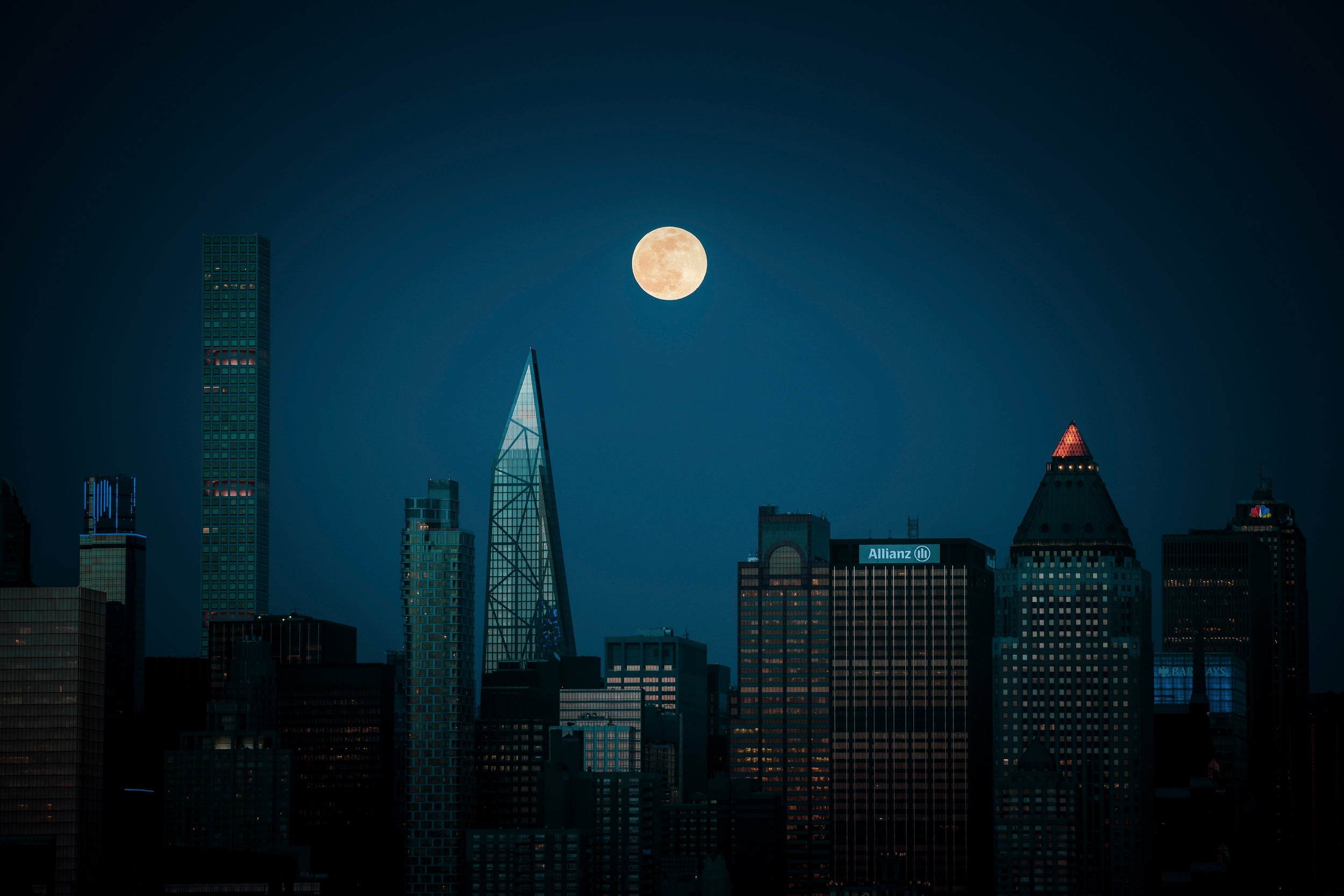 Super-moon over Manhattan