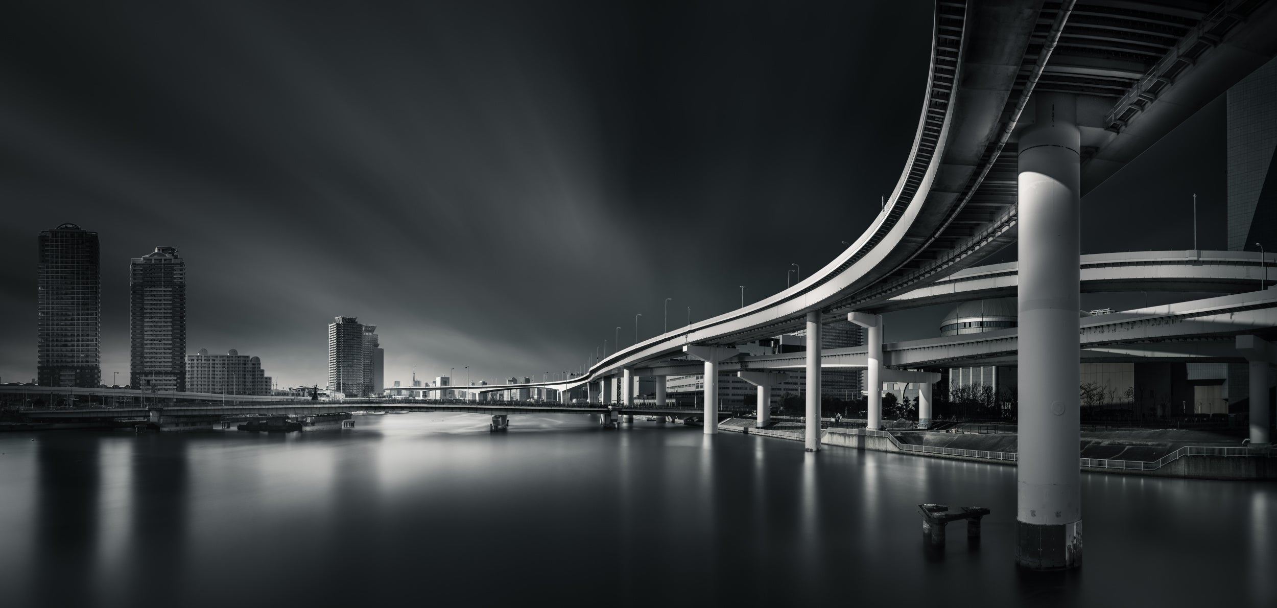 Mirage of the Aqua city