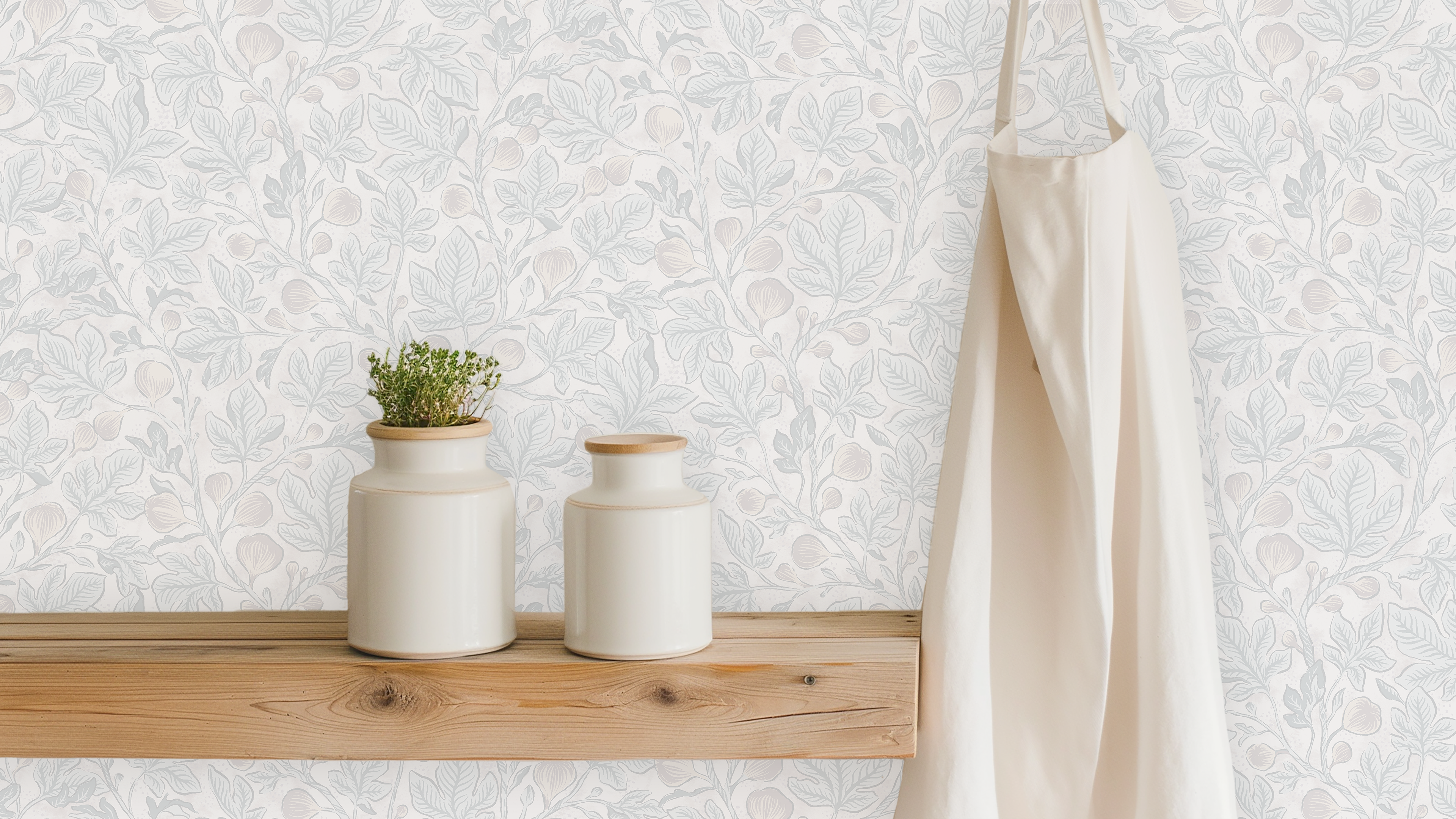 Fig Tree - Silver - Elegant tapet med fikonträd i silvertoner