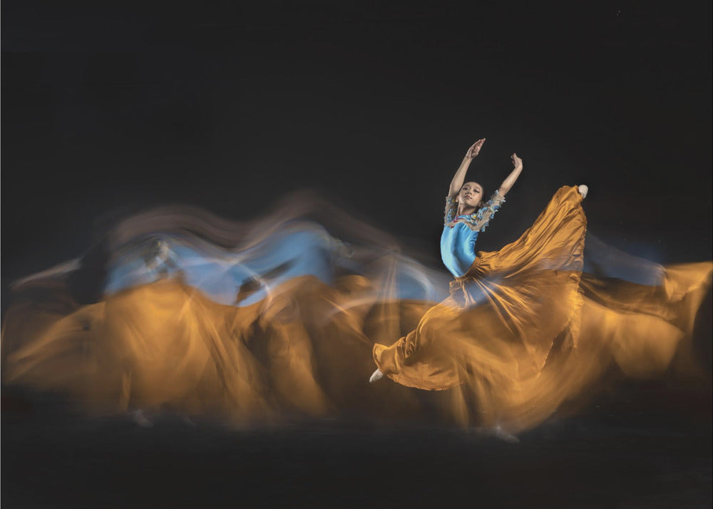 Waltz of the flowers - Elegant fototapet med dans och rörelse