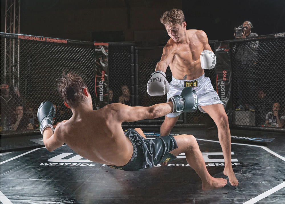 KnockOut - Kraftfullt fototapet med boxning och kampsport by Marcel Egger