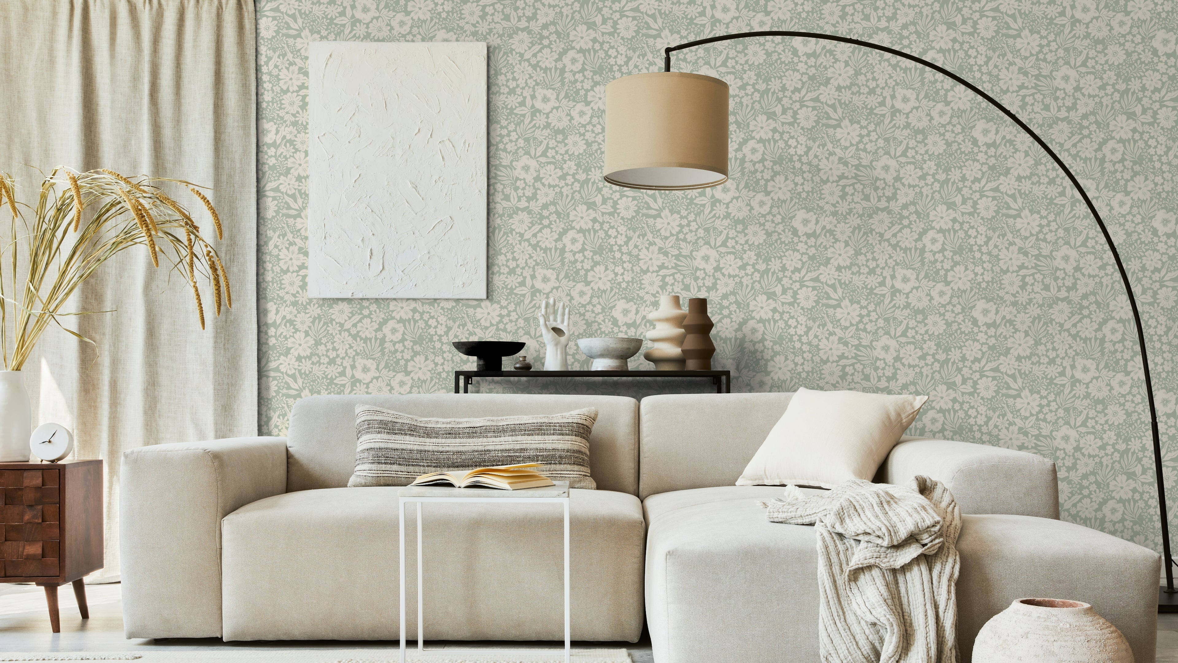 Reval Wallpaper Joanie - Half Drop - Sage – Elegant tapet med gröna blommor – högkvalitativ tapet för en personlig och har...