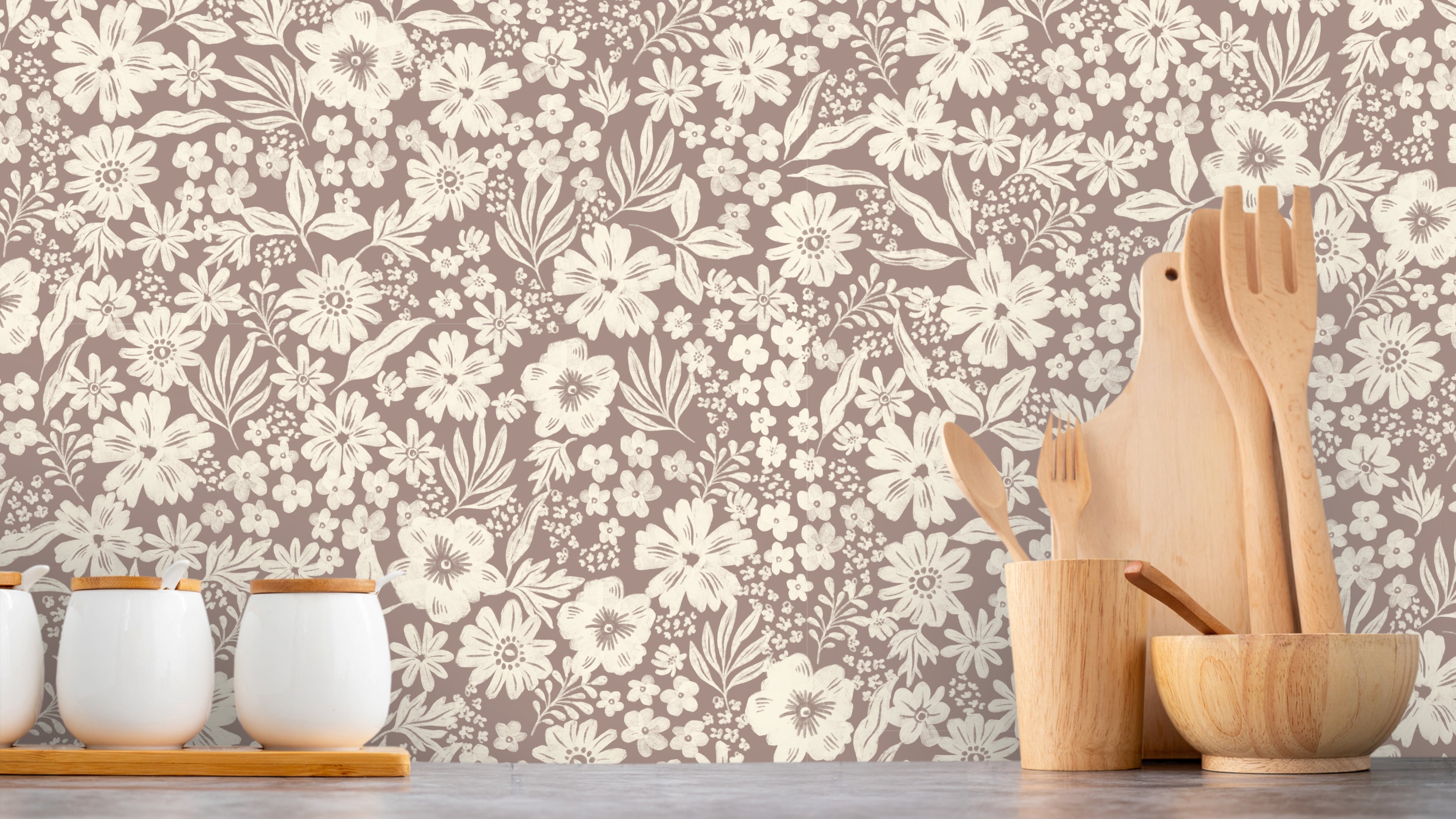 Joanie - Half Drop - Brun – Varm tapet med romantiska blommor