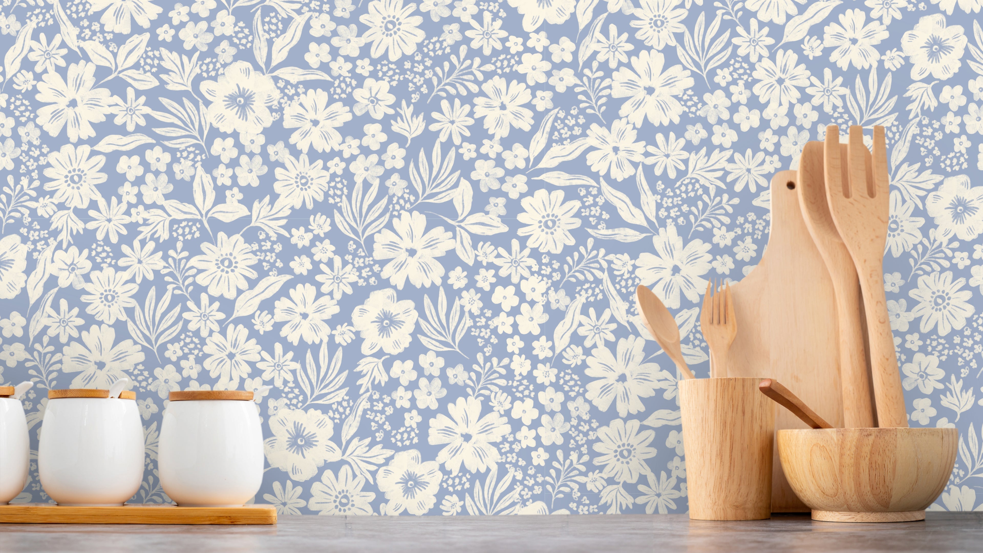 Reval Wallpaper Joanie - Half Drop - Blå – Elegant tapet med romantiska blommor – högkvalitativ tapet för en personlig och...