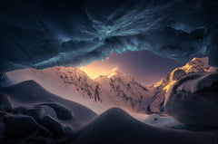 Wall mural Blue ice cave – fototapet med unikt motiv som skapar en inspirerande fondvägg