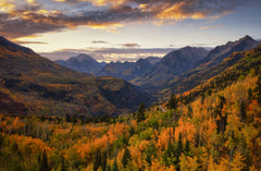 Wall mural McClure Pass – fototapet med unikt motiv som skapar en inspirerande fondvägg