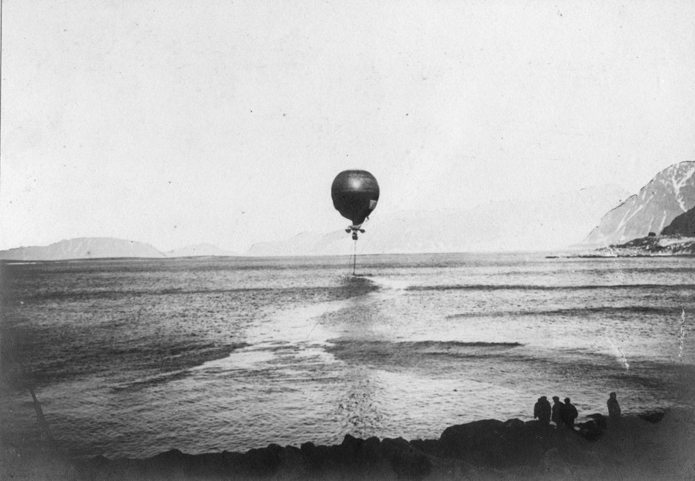 Andréexpedition - Örnen efter start - Historisk fototapet med polarexpedition