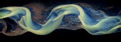 Wall mural Curving river – fototapet med unikt motiv som skapar en inspirerande fondvägg