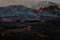 Wall mural Lava Valley – fototapet med unikt motiv som skapar en inspirerande fondvägg