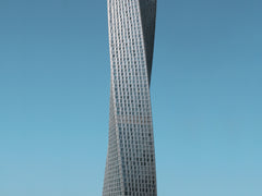 Wall mural Twisted tower – fototapet med unikt motiv som skapar en inspirerande fondvägg