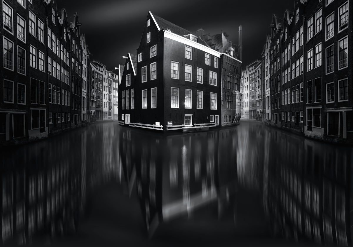 Amsterdam Symmetrical