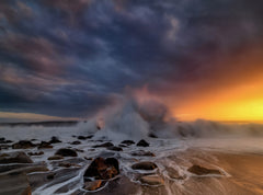 Wall mural Raging waves – fototapet med unikt motiv som skapar en inspirerande fondvägg