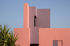 Wall mural Muralla Roja #49 – fototapet med unikt motiv som skapar en inspirerande fondvägg