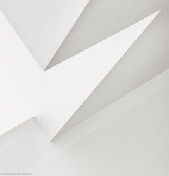 Wall mural white shapes – fototapet med unikt motiv som skapar en inspirerande fondvägg