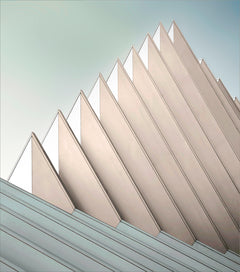 Wall mural pyramid wall – fototapet med unikt motiv som skapar en inspirerande fondvägg