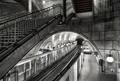 Wall mural Metro - Paris – fototapet med unikt motiv som skapar en inspirerande fondvägg