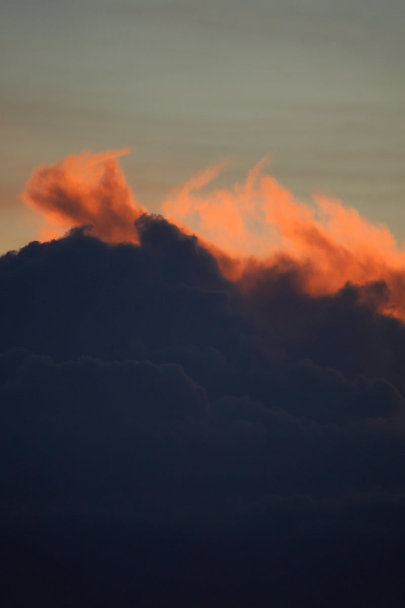Overskyet himmel ved soloppgang