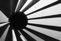 Wall mural To the black hole – fototapet med unikt motiv som skapar en inspirerande fondvägg