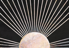 Wall mural Gold sun rays mural black 2 – fototapet med unikt motiv som skapar en inspirerande fondvägg