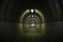 Wall mural Tunnel go ahead – fototapet med unikt motiv som skapar en inspirerande fondvägg