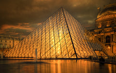 Wall mural Paris Le Louvre – fototapet med unikt motiv som skapar en inspirerande fondvägg