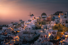 Wall mural Oia – fototapet med unikt motiv som skapar en inspirerande fondvägg