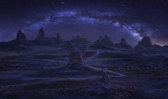 Wall mural Milky Way Over The Magic Land – fototapet med unikt motiv som skapar en inspirerande fondvägg