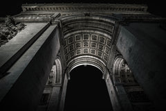 Wall mural Arc de Triomphe – fototapet med unikt motiv som skapar en inspirerande fondvägg