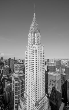 Wall mural Chrysler Black and White – fototapet med unikt motiv som skapar en inspirerande fondvägg
