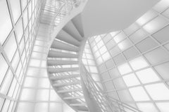 Wall mural Stairs in White – fototapet med unikt motiv som skapar en inspirerande fondvägg