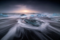 Wall mural Sun sea and ices – fototapet med unikt motiv som skapar en inspirerande fondvägg