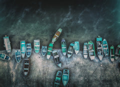 Wall mural boat parking – fototapet med unikt motiv som skapar en inspirerande fondvägg