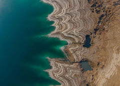 Wall mural dead sea from above – fototapet med unikt motiv som skapar en inspirerande fondvägg