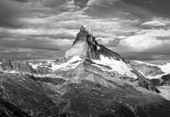 Wall mural Matterhorn Glory – fototapet med unikt motiv som skapar en inspirerande fondvägg