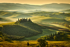 Wall mural TUSCANY - SPRING – fototapet med unikt motiv som skapar en inspirerande fondvägg