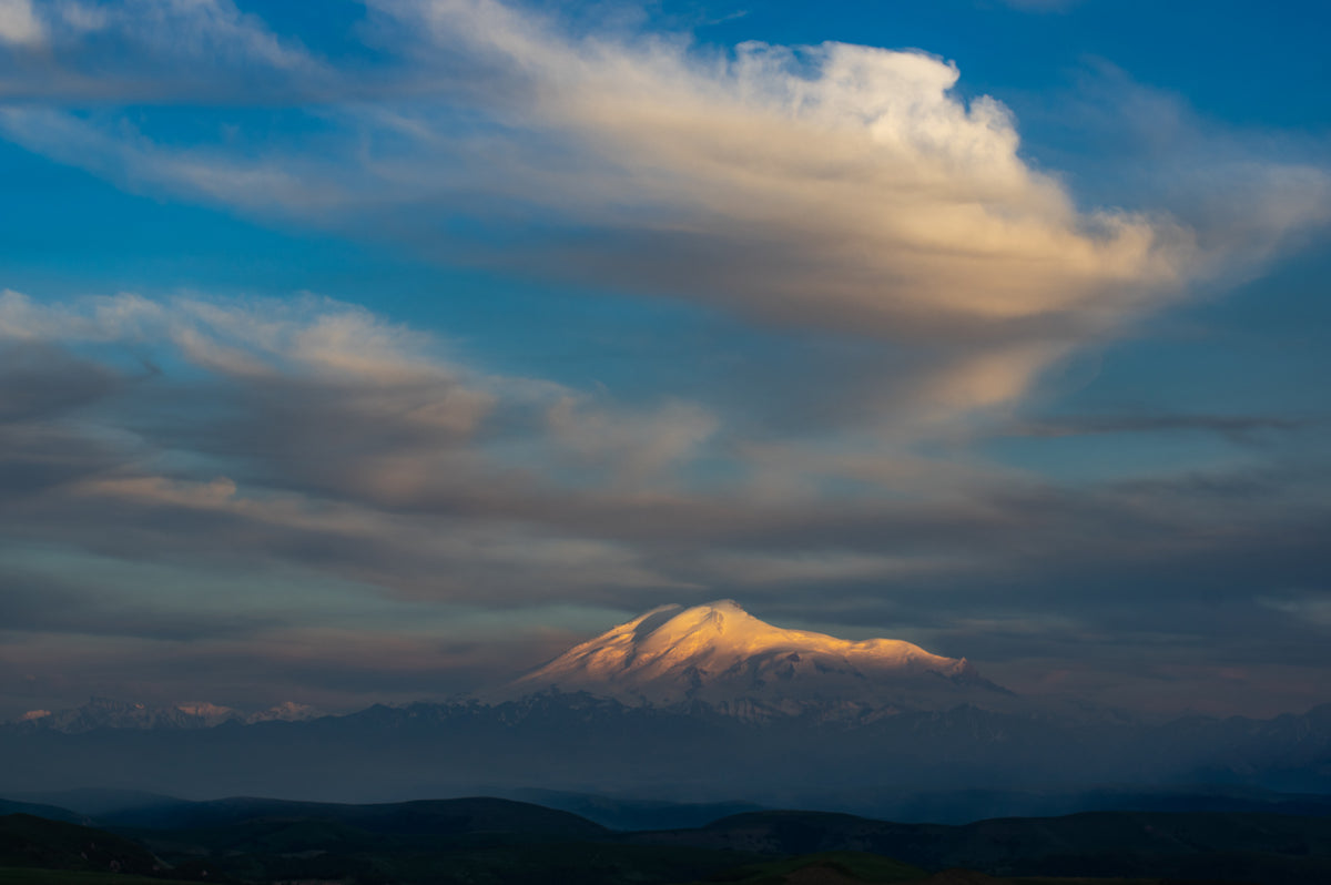 ELBRUS OG SKYEN