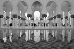 Wall mural Divine Reflection – fototapet med unikt motiv som skapar en inspirerande fondvägg